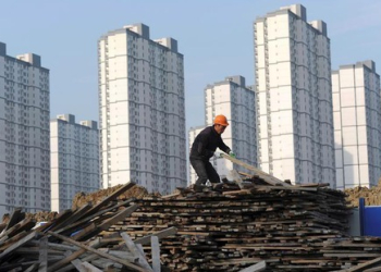 Giá nhà mới trung bình ở Trung Quốc đã tăng 12,4% trong năm 2016, dù tốc độ tăng đã chậm lại trong mấy tháng gần đây - Ảnh: Reuters.