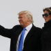 Tổng thống Mỹ đắc cử Donald Trump và vợ Melania Trump tới Washington ngày 19/1 để chuẩn bị cho lễ nhậm chức vào ngày 20/1 - Ảnh: Reuters.