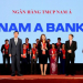 Bà Trần Đặng Như Quỳnh - Giám đốc Thương hiệu Nam A Bank vinh dự nhận cúp Thương hiệu mạnh 2016 từ chương trình.